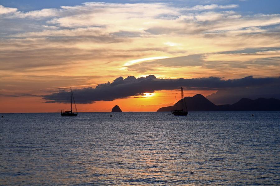 Martinique Island FM/F6AUS DX News Diamond Rock