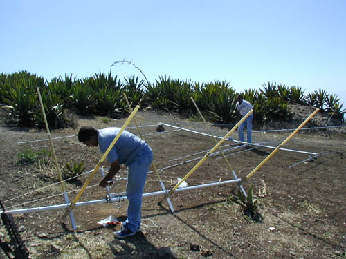 Монте Верде Остров Сан Висенти Кабо Верде Сборка антенн в самом разгаре. Монте Верде Остров Сан Висенти Кабо Верде Сборка антенн в самом разгаре.