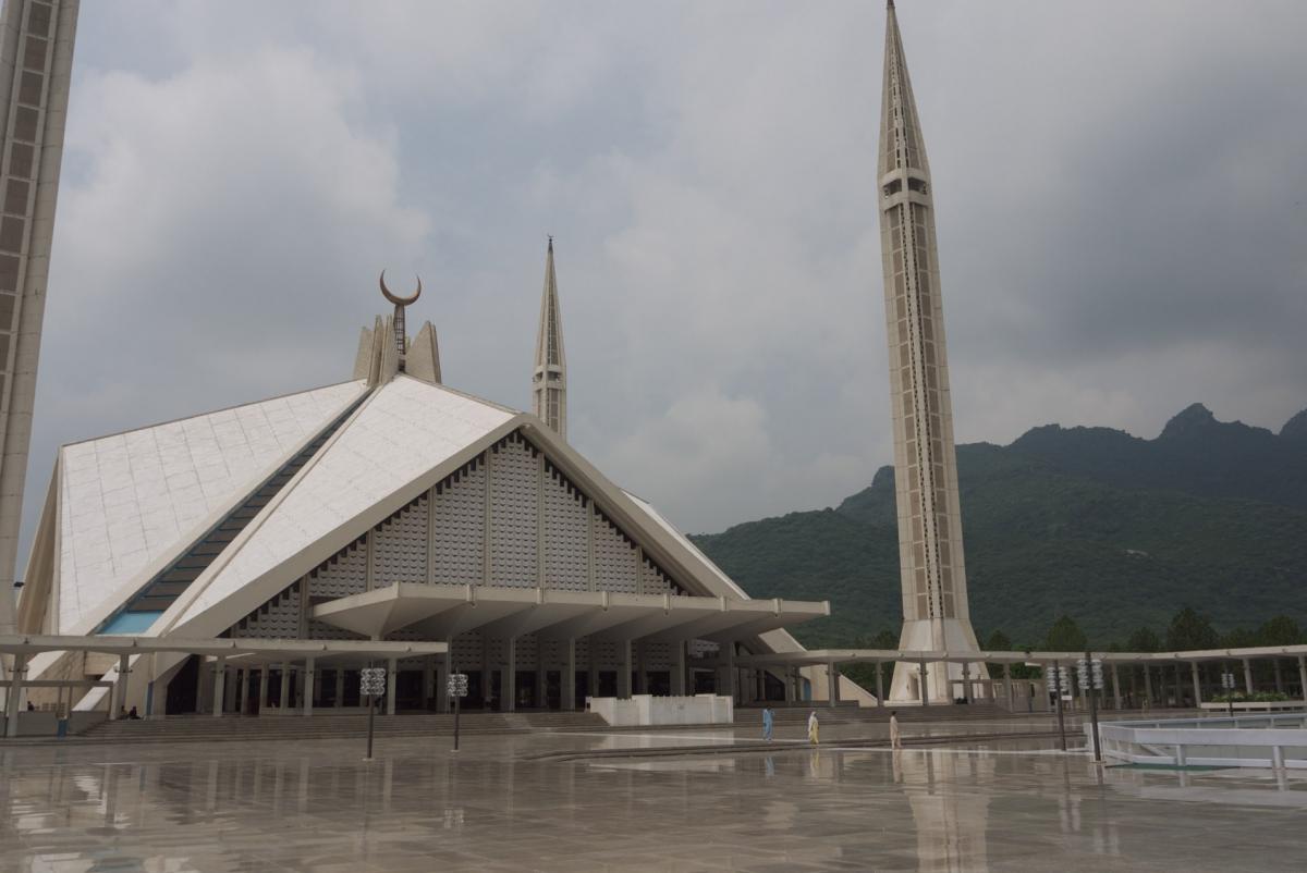 Фасад мечети Фейсала, Пакистан Фасад мечети Фейсала, Пакистан