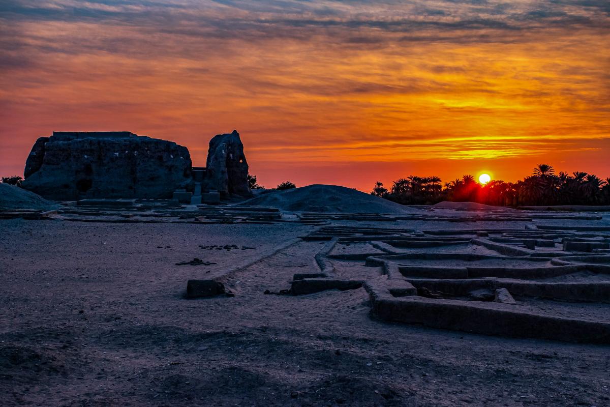 Восход солнца, Донгола, Нубийская пустыня, Судан Восход солнца, Донгола, Нубийская пустыня, Судан