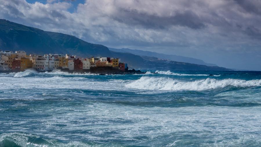 Tenerife Island EA8/M0NJH Canary Islands DX News Stormy Day