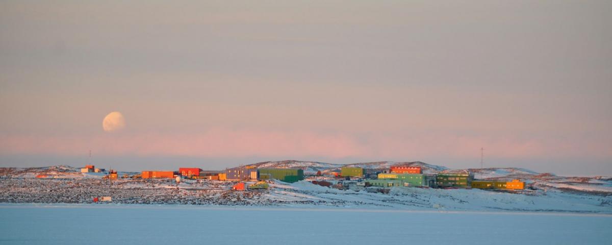 VK0AW Davis Base, Antarctica VK0AW Davis Base, Antarctica