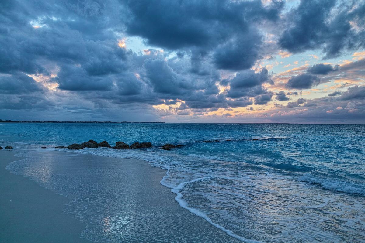 VP5/AK5Q Shortly after Sunset, Providenciales Island, Turks and Caicos Islands. DX News VP5/AK5Q Shortly after Sunset, Providenciales Island, Turks and Caicos Islands. DX News