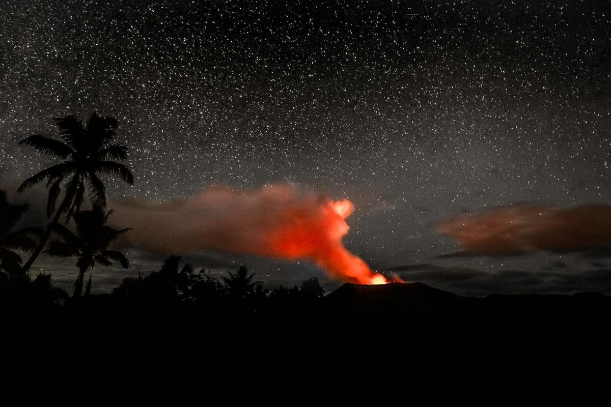 Вануату YJ0GB DX Новости Вулкан Ясур на острове Танна.